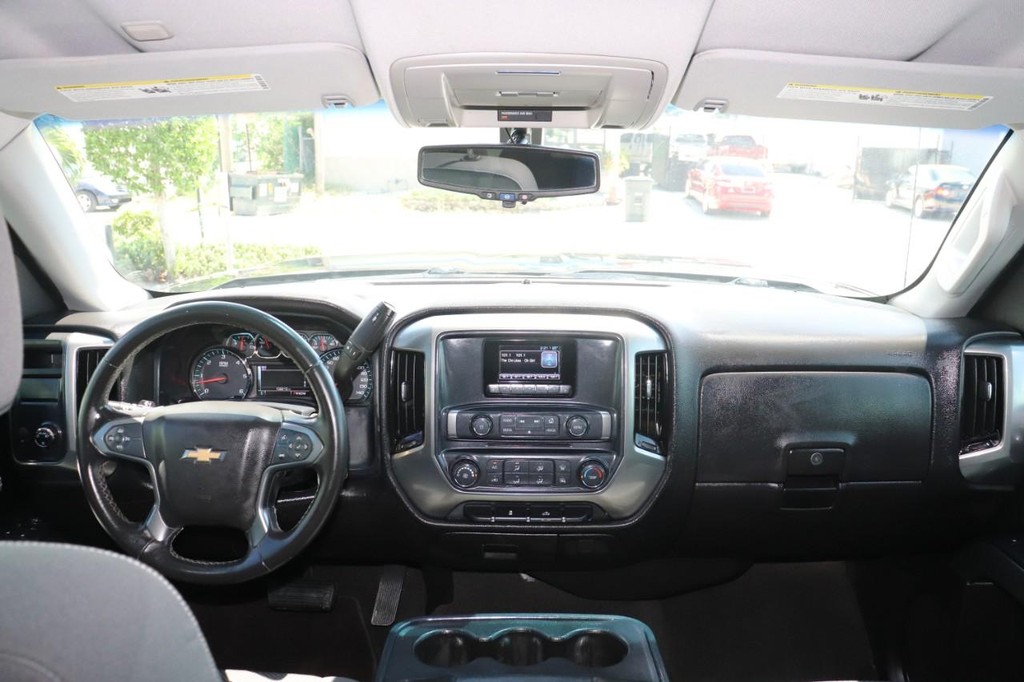 Chevrolet Silverado 1500 Vehicle Full-screen Gallery Image 25