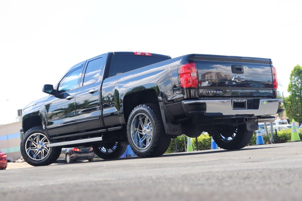 Chevrolet Silverado 1500 Vehicle Full-screen Gallery Image 27