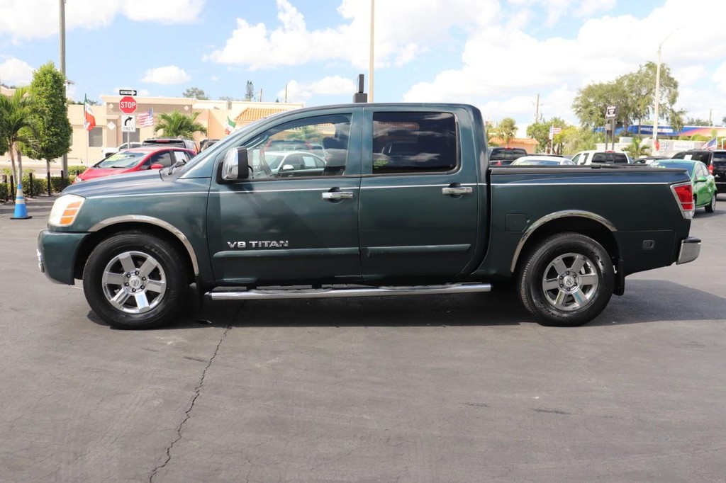 Nissan Titan Vehicle Full-screen Gallery Image 04
