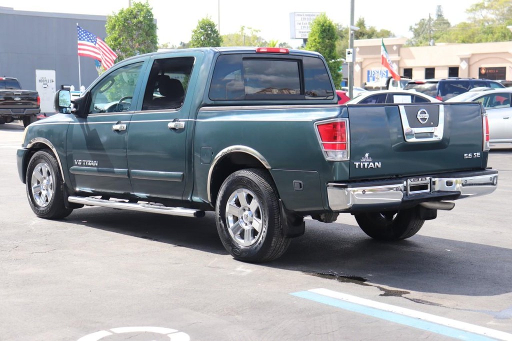 Nissan Titan Vehicle Full-screen Gallery Image 06