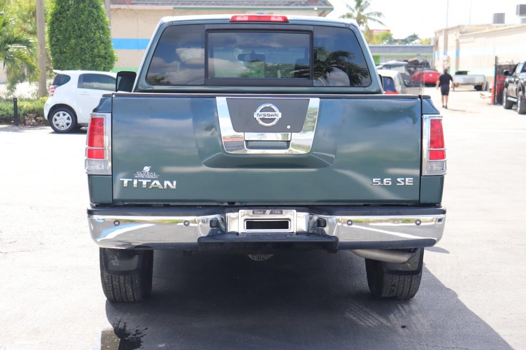 Nissan Titan Vehicle Full-screen Gallery Image 07