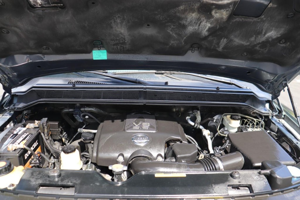 Nissan Titan Vehicle Full-screen Gallery Image 10