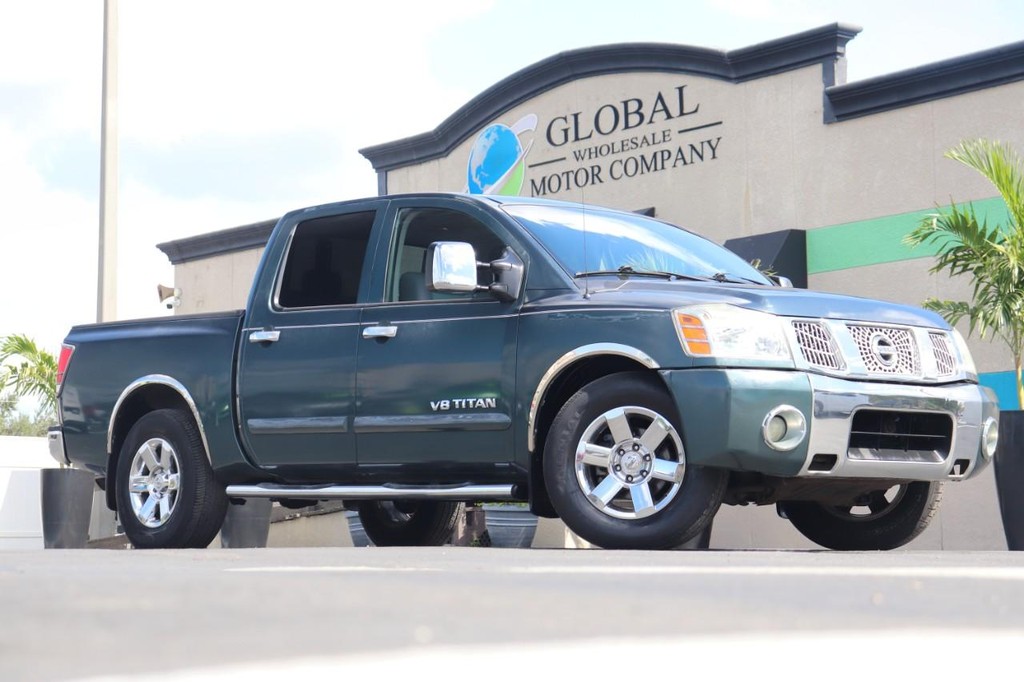 Nissan Titan Vehicle Full-screen Gallery Image 26