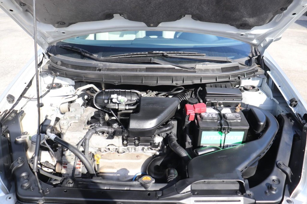 Nissan Rogue Vehicle Full-screen Gallery Image 10