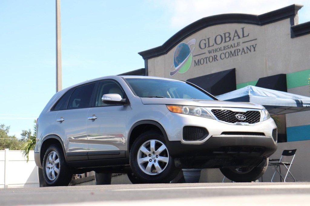 Kia Sorento Vehicle Full-screen Gallery Image 26