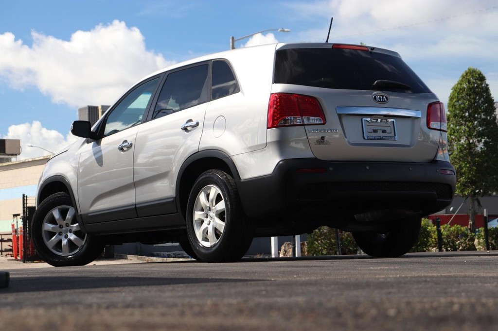 Kia Sorento Vehicle Full-screen Gallery Image 27