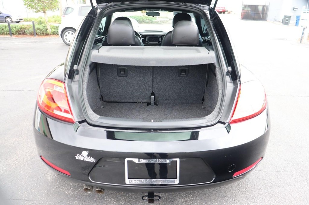 Volkswagen Beetle Vehicle Full-screen Gallery Image 15
