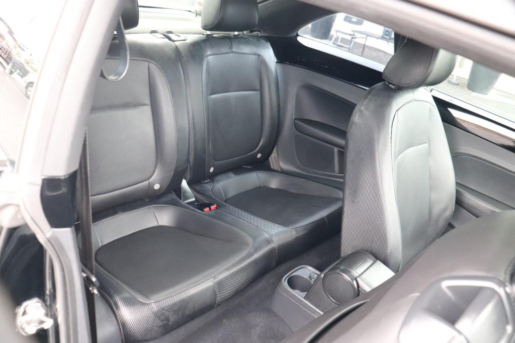 Volkswagen Beetle Vehicle Full-screen Gallery Image 18