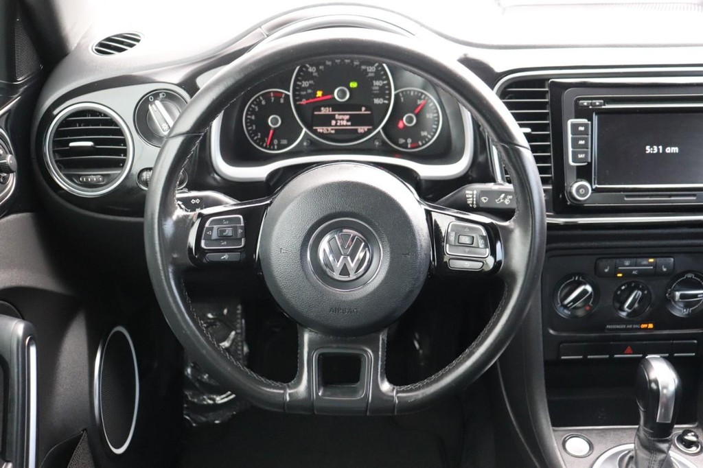 Volkswagen Beetle Vehicle Full-screen Gallery Image 19