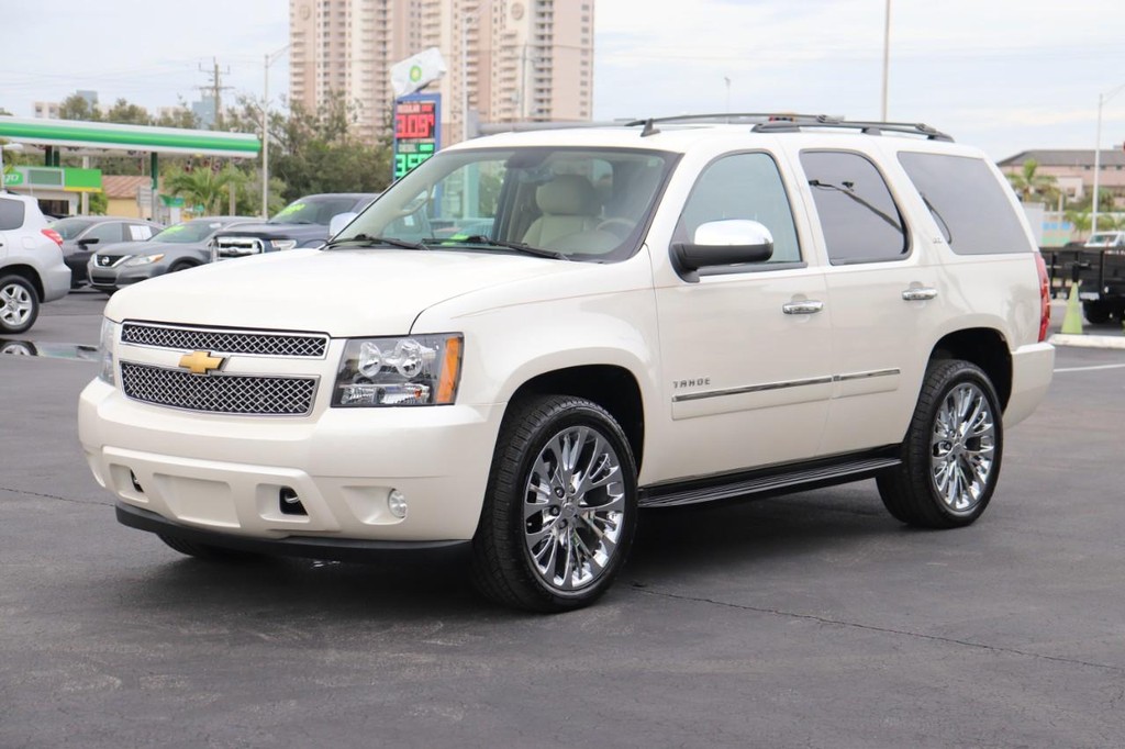 Chevrolet Tahoe Vehicle Full-screen Gallery Image 03
