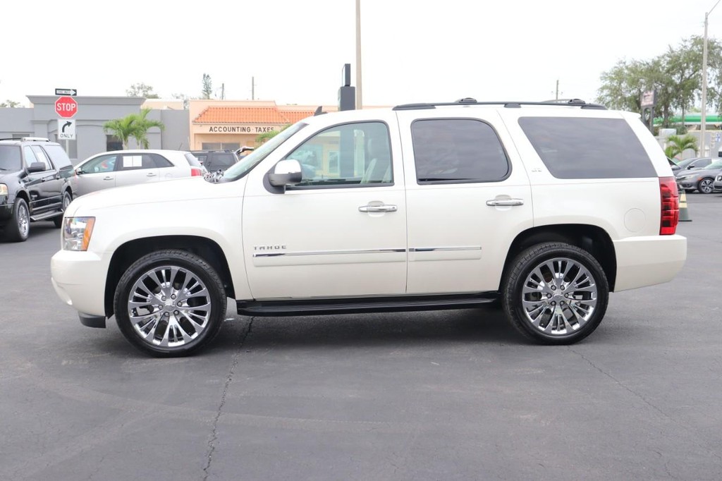 Chevrolet Tahoe Vehicle Full-screen Gallery Image 04