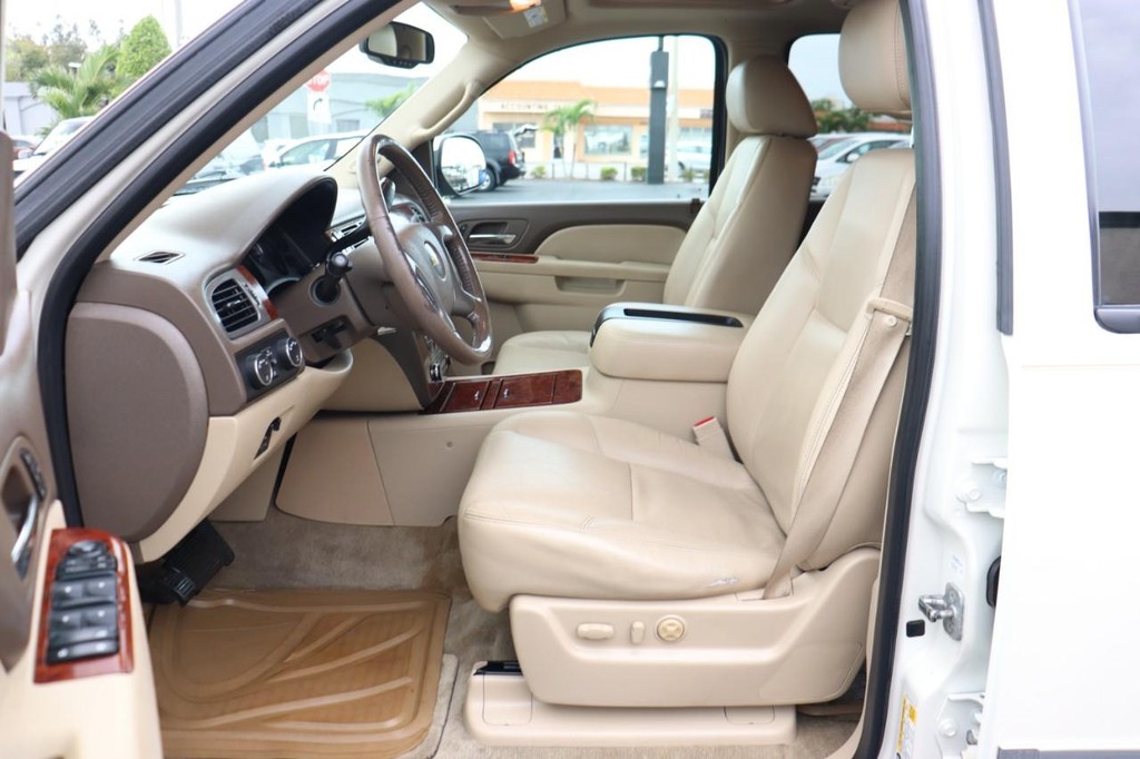 Chevrolet Tahoe Vehicle Full-screen Gallery Image 12