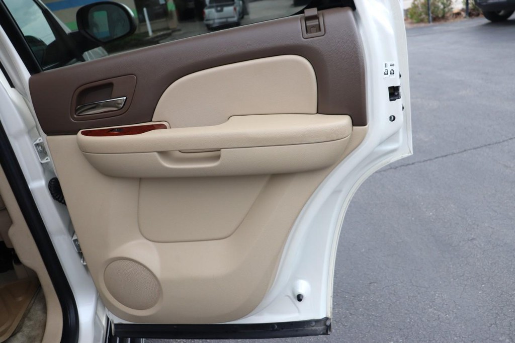 Chevrolet Tahoe Vehicle Full-screen Gallery Image 18