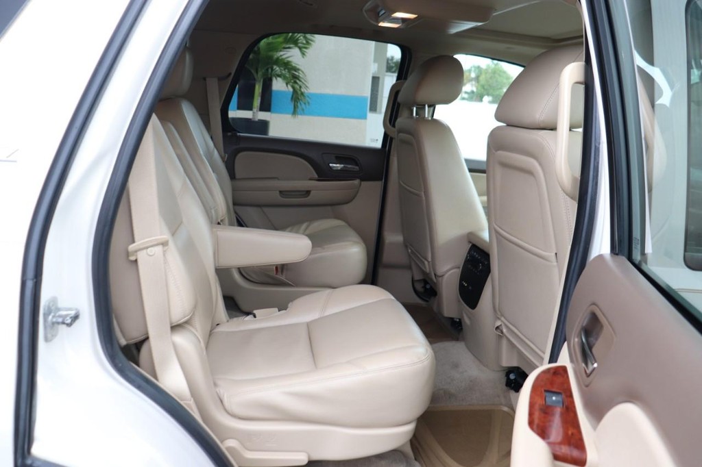 Chevrolet Tahoe Vehicle Full-screen Gallery Image 19