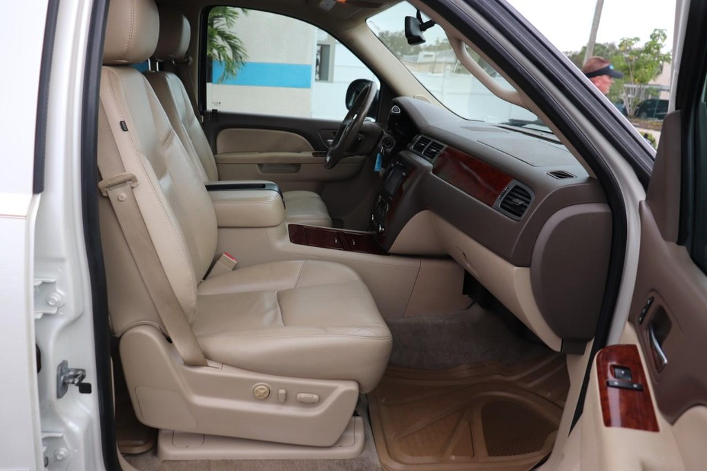 Chevrolet Tahoe Vehicle Full-screen Gallery Image 22