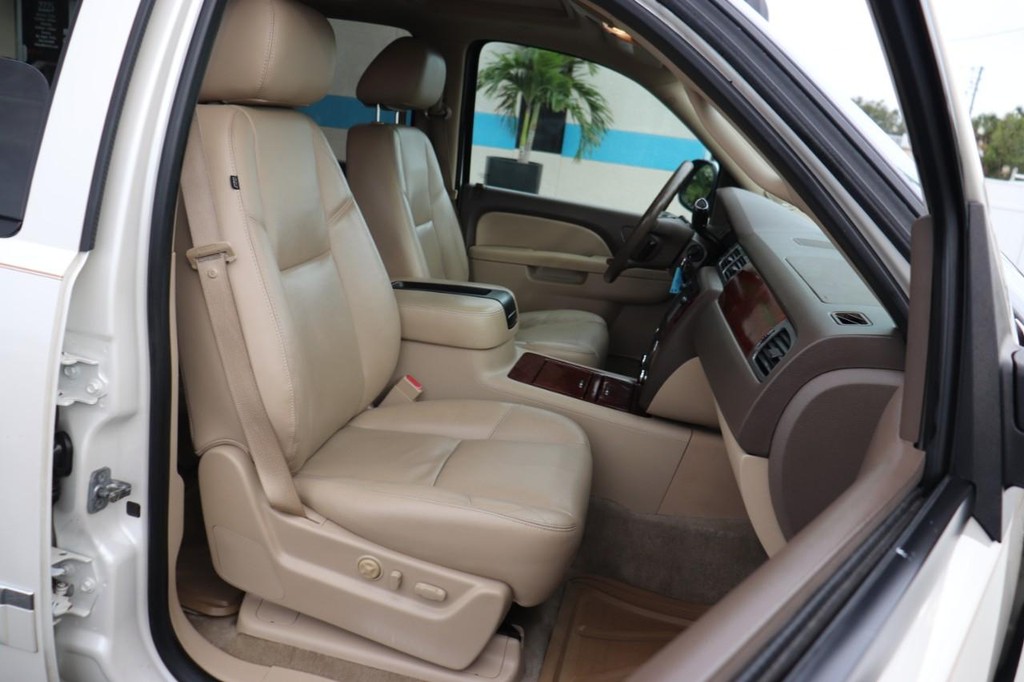 Chevrolet Tahoe Vehicle Full-screen Gallery Image 23