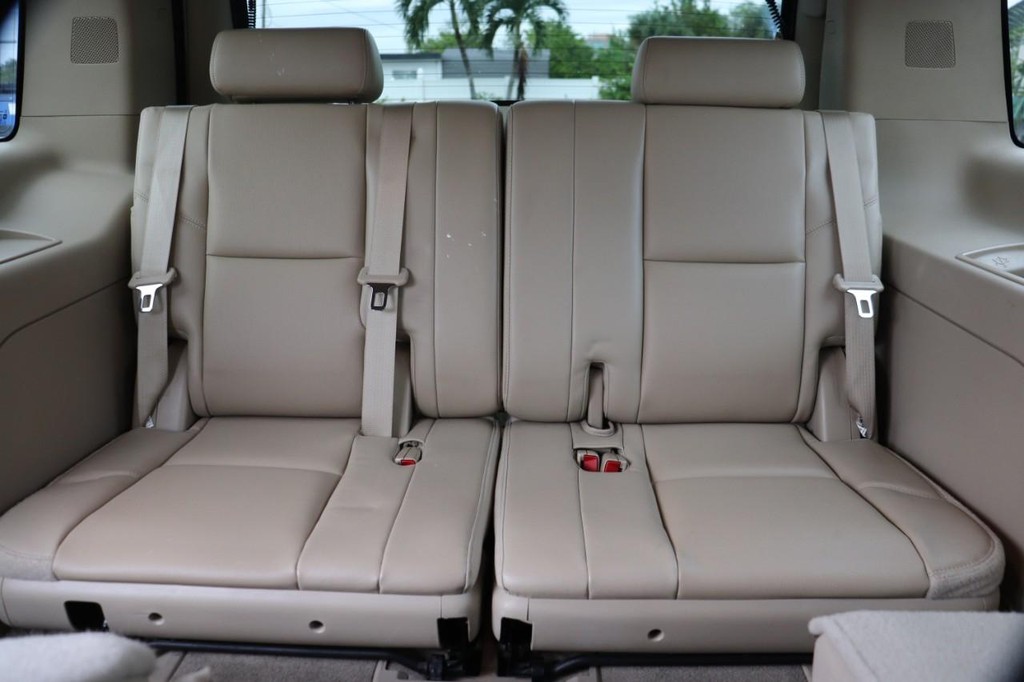 Chevrolet Tahoe Vehicle Full-screen Gallery Image 24
