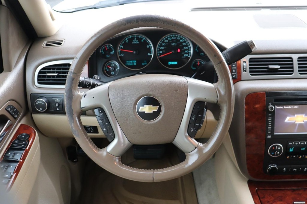 Chevrolet Tahoe Vehicle Full-screen Gallery Image 25