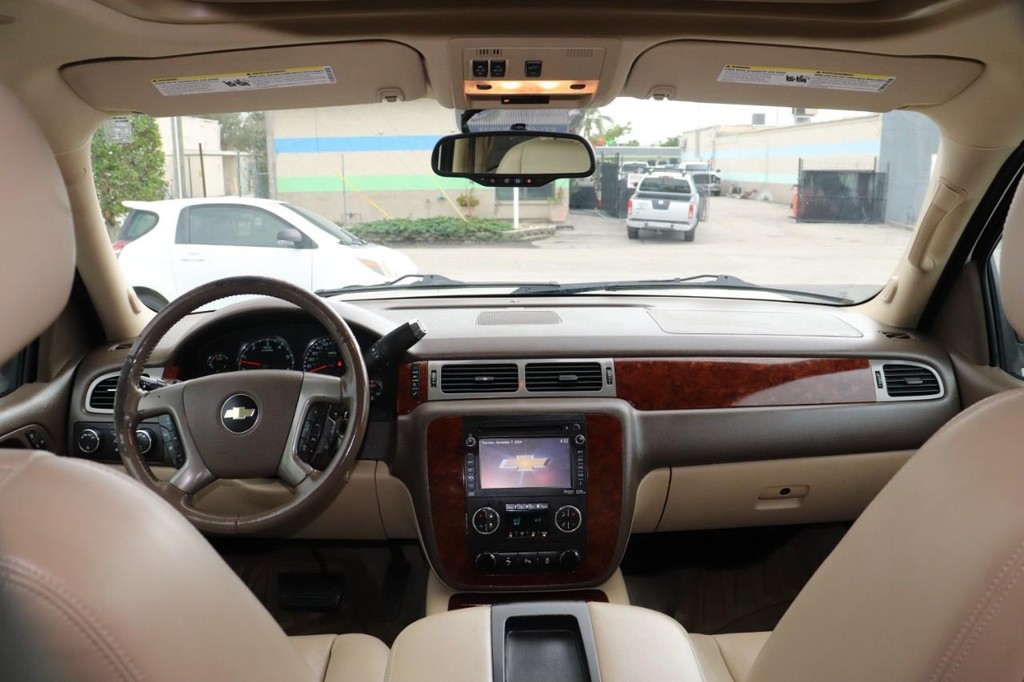 Chevrolet Tahoe Vehicle Full-screen Gallery Image 26