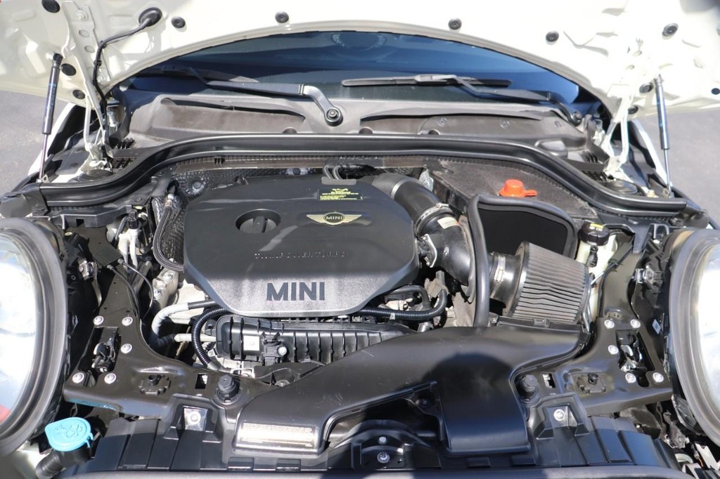 MINI Cooper Hardtop Vehicle Full-screen Gallery Image 10