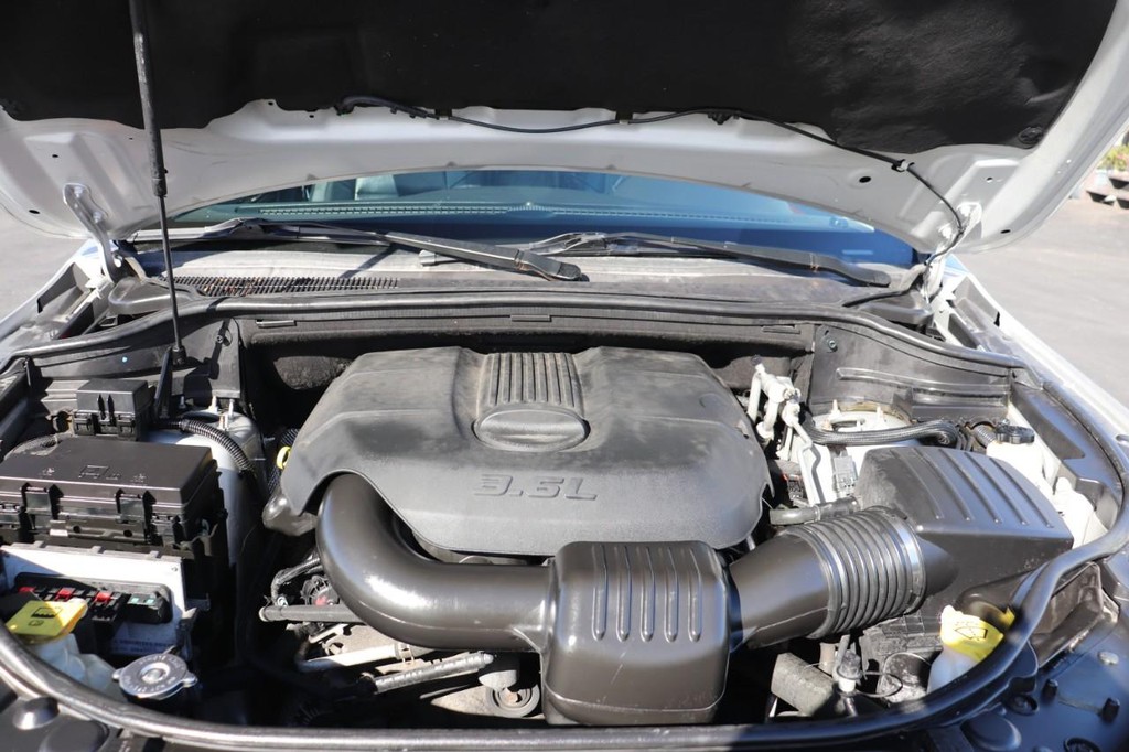 Jeep Grand Cherokee Vehicle Full-screen Gallery Image 11