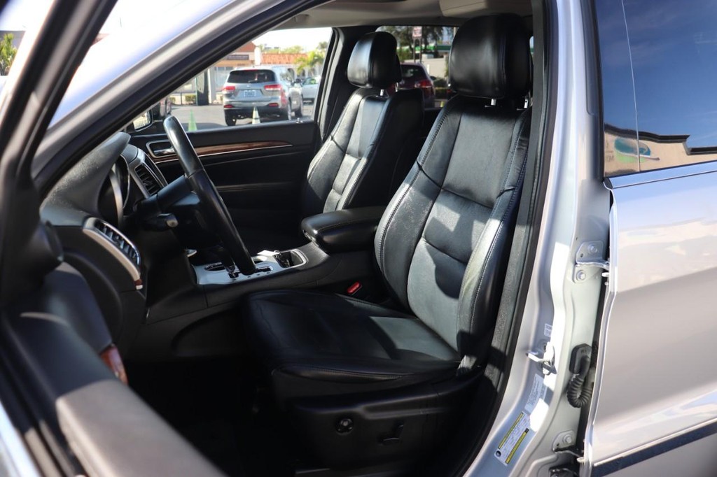 Jeep Grand Cherokee Vehicle Full-screen Gallery Image 14