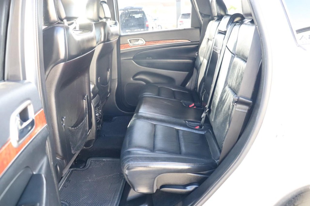 Jeep Grand Cherokee Vehicle Full-screen Gallery Image 16