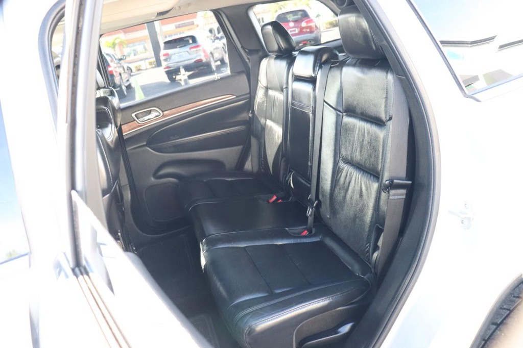 Jeep Grand Cherokee Vehicle Full-screen Gallery Image 17