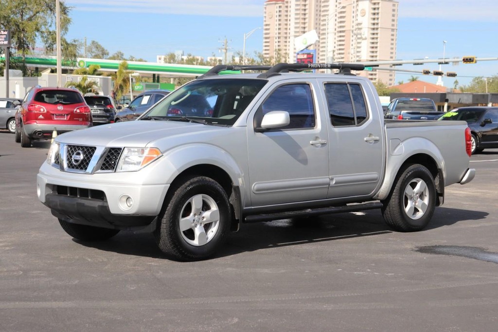 Nissan Frontier 2WD Vehicle Full-screen Gallery Image 03