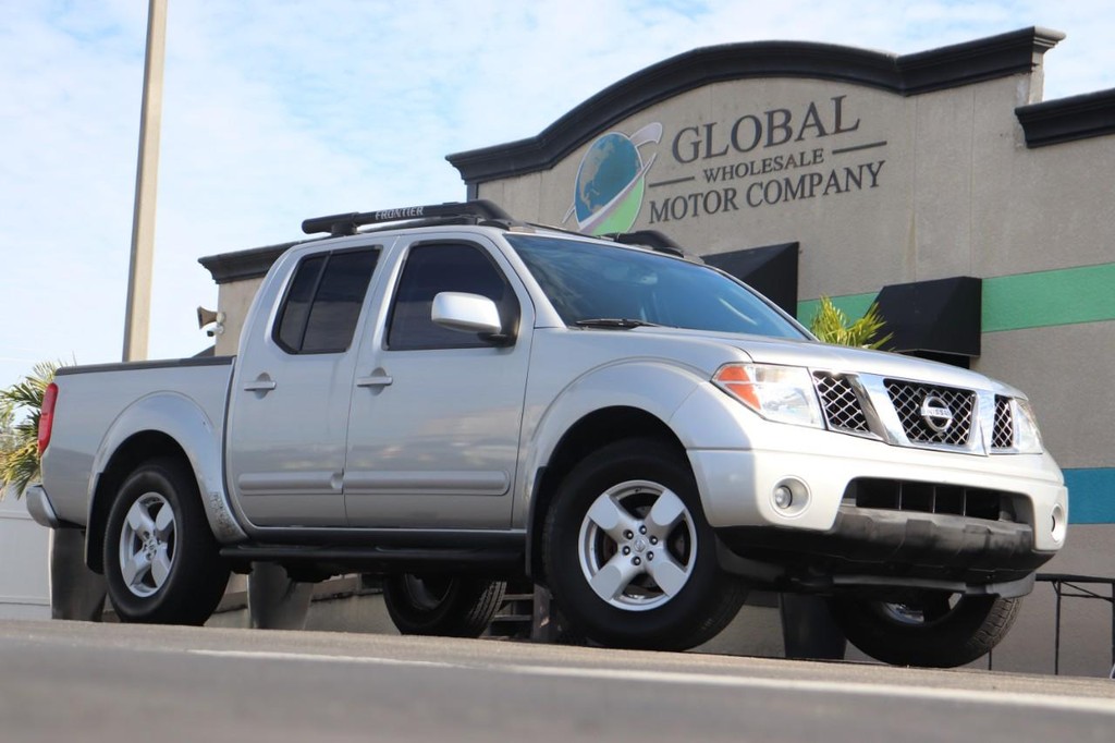 Nissan Frontier 2WD Vehicle Full-screen Gallery Image 26