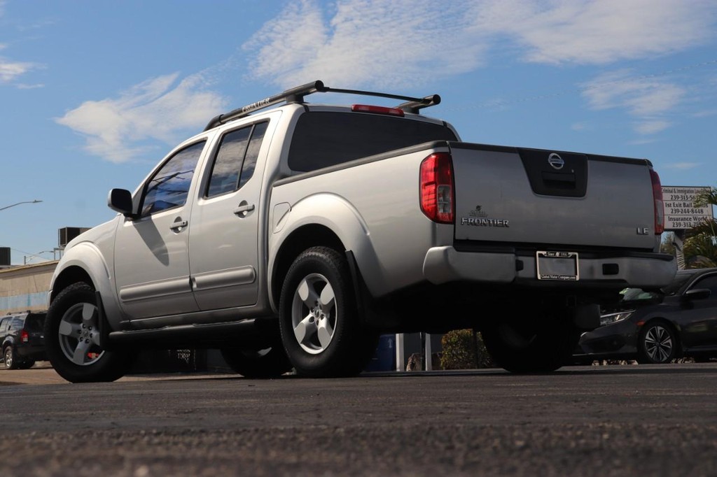 Nissan Frontier 2WD Vehicle Full-screen Gallery Image 27
