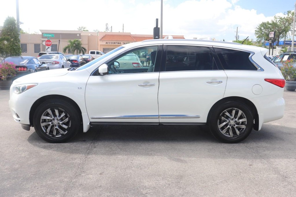 INFINITI QX60 Vehicle Full-screen Gallery Image 04