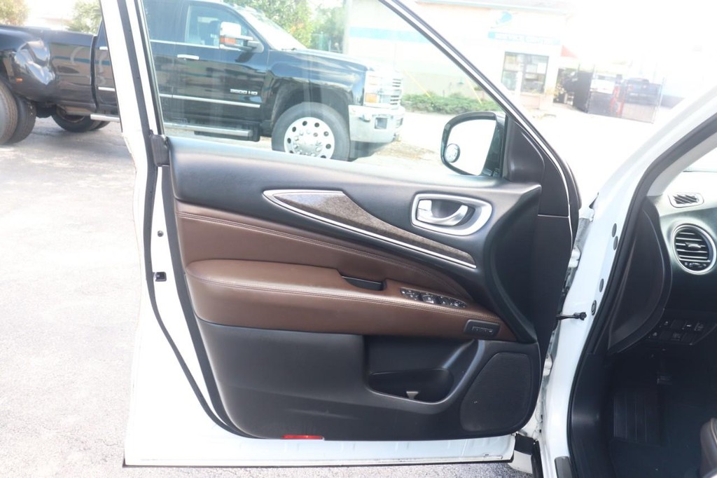 INFINITI QX60 Vehicle Full-screen Gallery Image 11