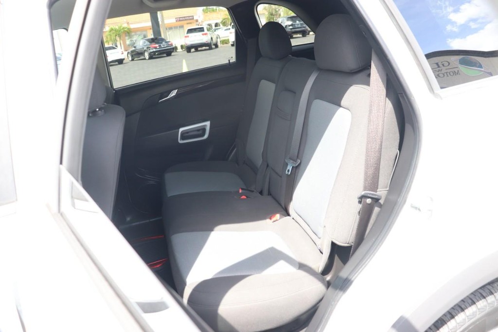 Chevrolet Captiva Sport Fleet Vehicle Full-screen Gallery Image 16