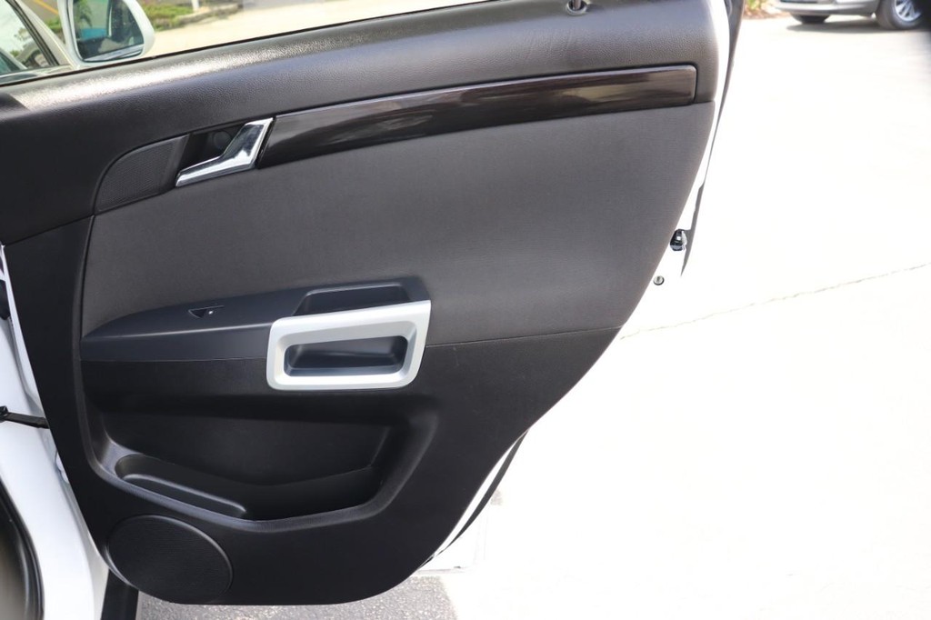 Chevrolet Captiva Sport Fleet Vehicle Full-screen Gallery Image 18