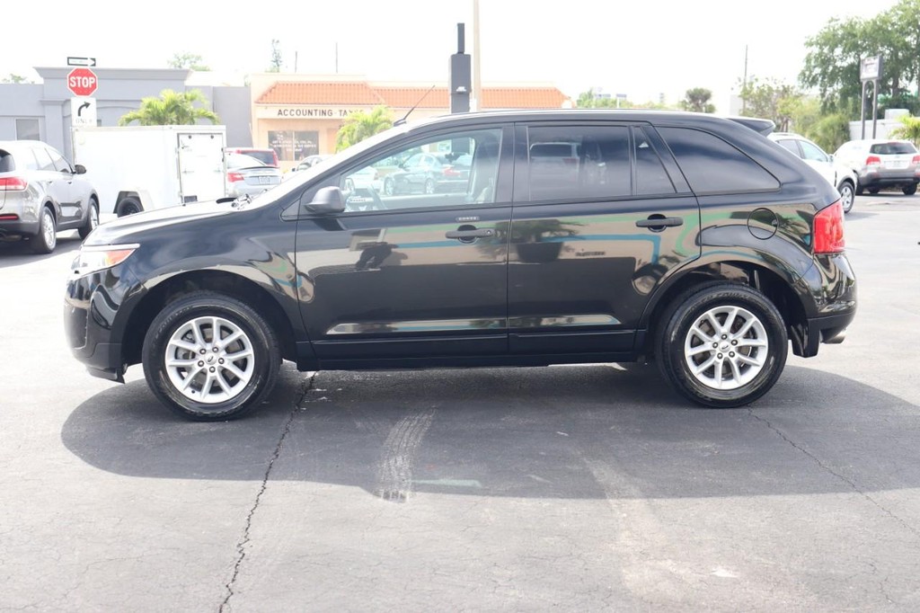 Ford Edge Vehicle Full-screen Gallery Image 04