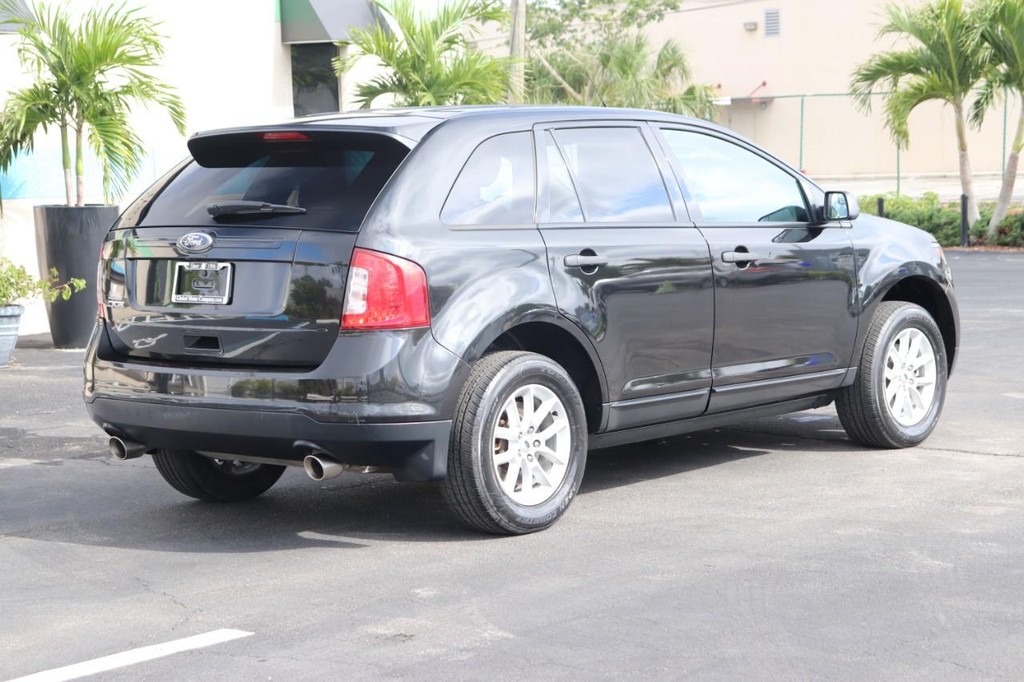 Ford Edge Vehicle Full-screen Gallery Image 08