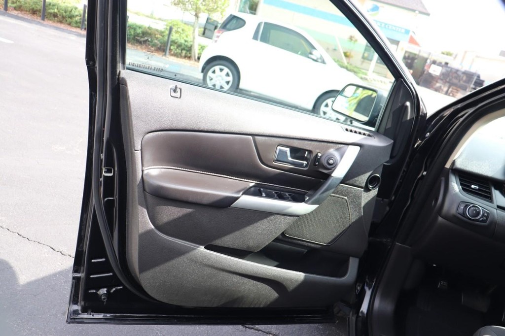 Ford Edge Vehicle Full-screen Gallery Image 11