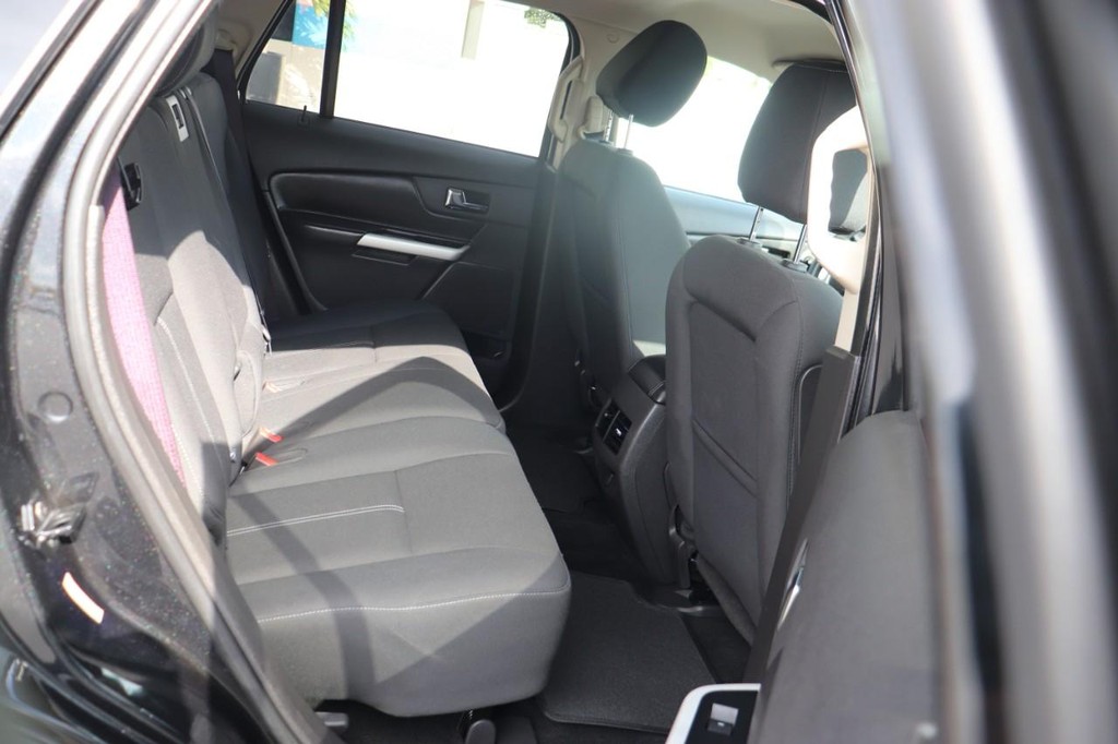 Ford Edge Vehicle Full-screen Gallery Image 19