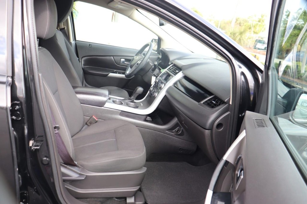 Ford Edge Vehicle Full-screen Gallery Image 22