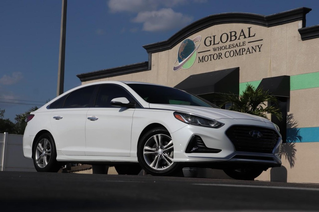 Hyundai Sonata Vehicle Full-screen Gallery Image 26