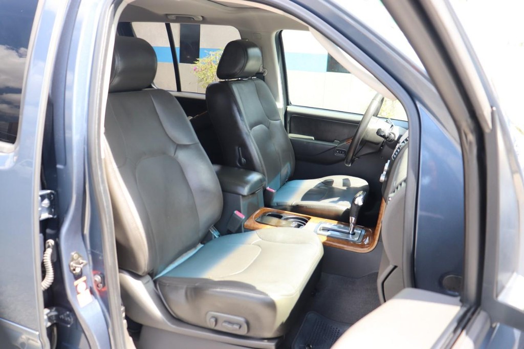 Nissan Pathfinder Vehicle Full-screen Gallery Image 23