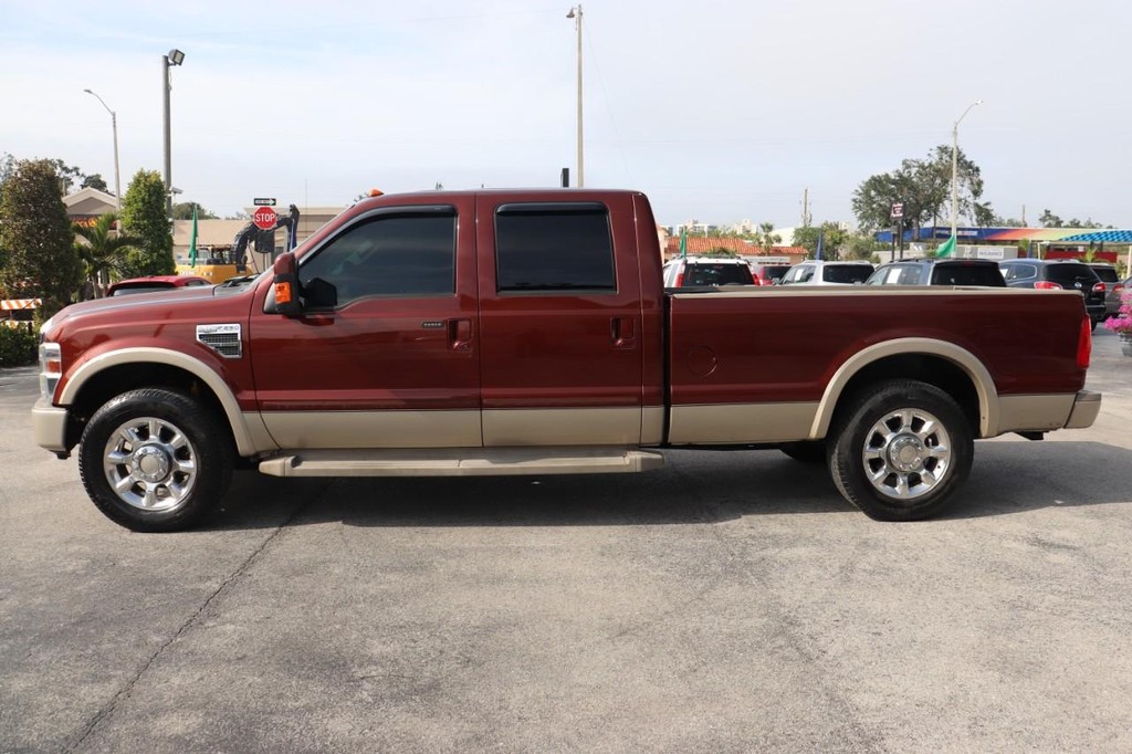 Ford Super Duty F-250 SRW Vehicle Full-screen Gallery Image 04