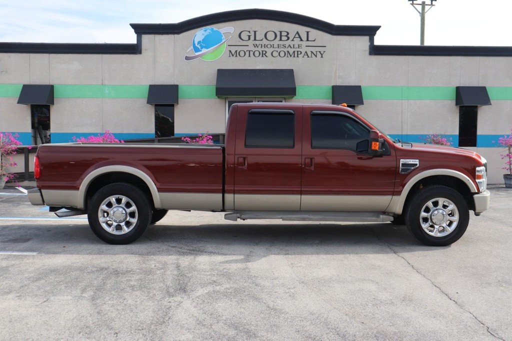 Ford Super Duty F-250 SRW Vehicle Full-screen Gallery Image 09