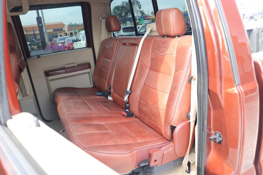 Ford Super Duty F-250 SRW Vehicle Full-screen Gallery Image 16