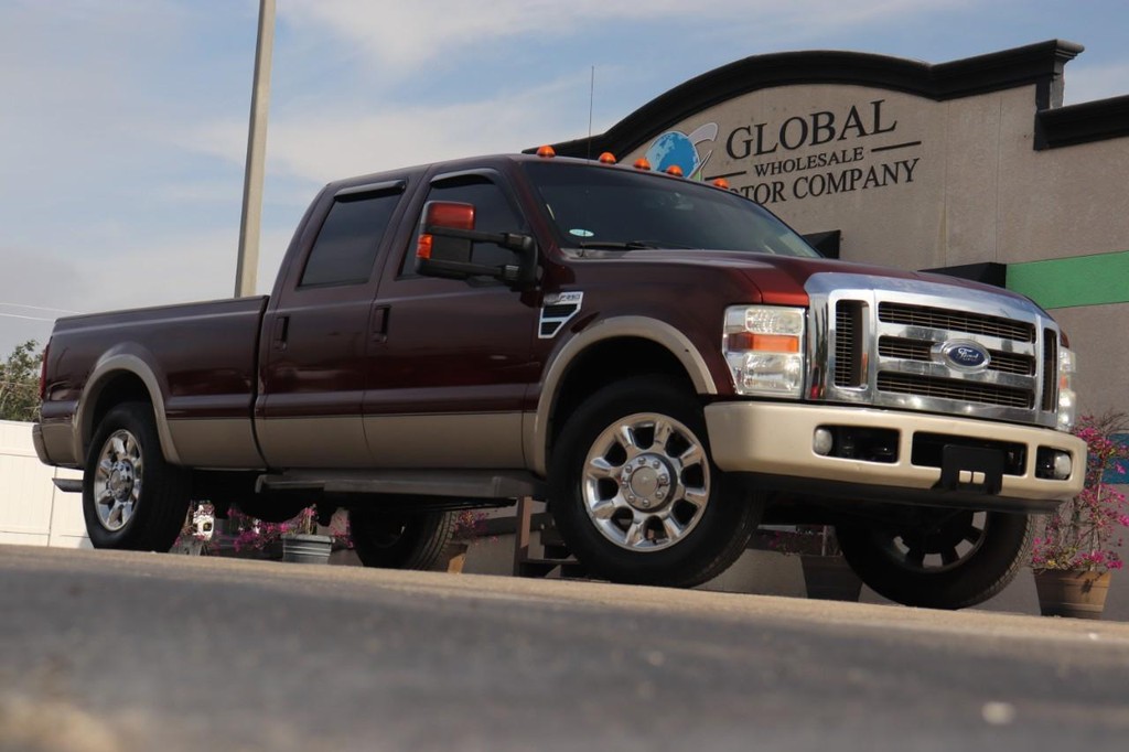Ford Super Duty F-250 SRW Vehicle Full-screen Gallery Image 26