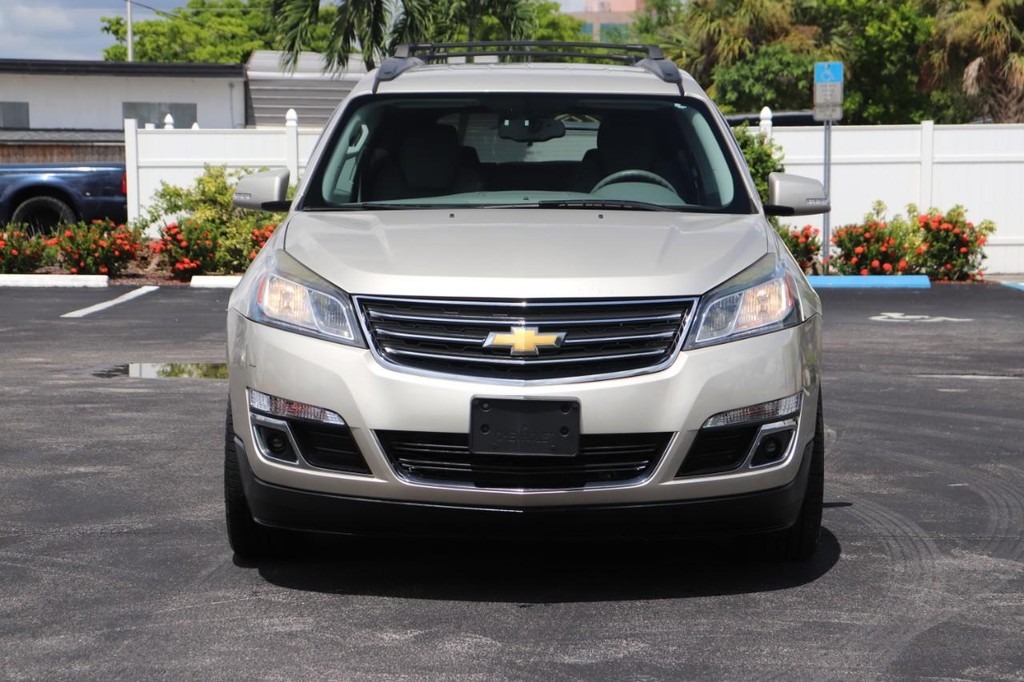 Chevrolet Traverse Vehicle Full-screen Gallery Image 02