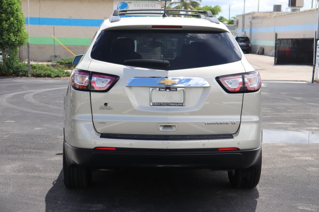 Chevrolet Traverse Vehicle Full-screen Gallery Image 07