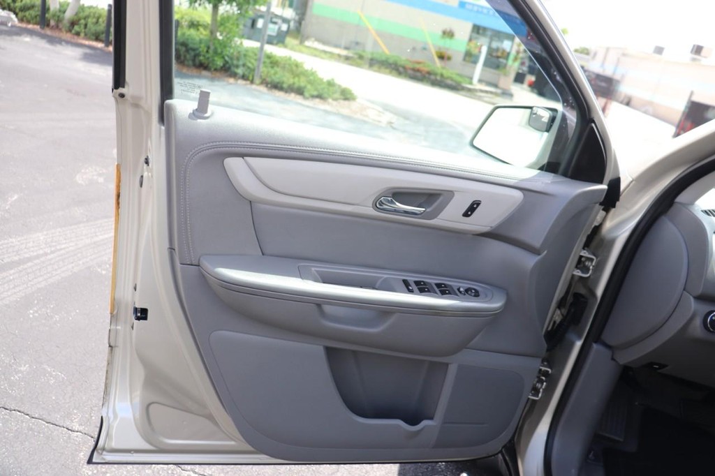 Chevrolet Traverse Vehicle Full-screen Gallery Image 11