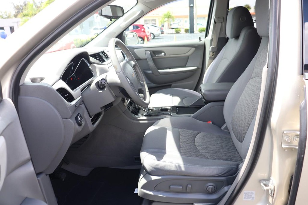 Chevrolet Traverse Vehicle Full-screen Gallery Image 12